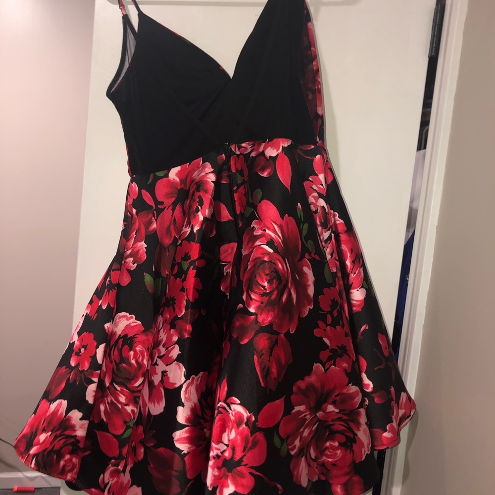 Floral formal dress - Picture 4 of 5